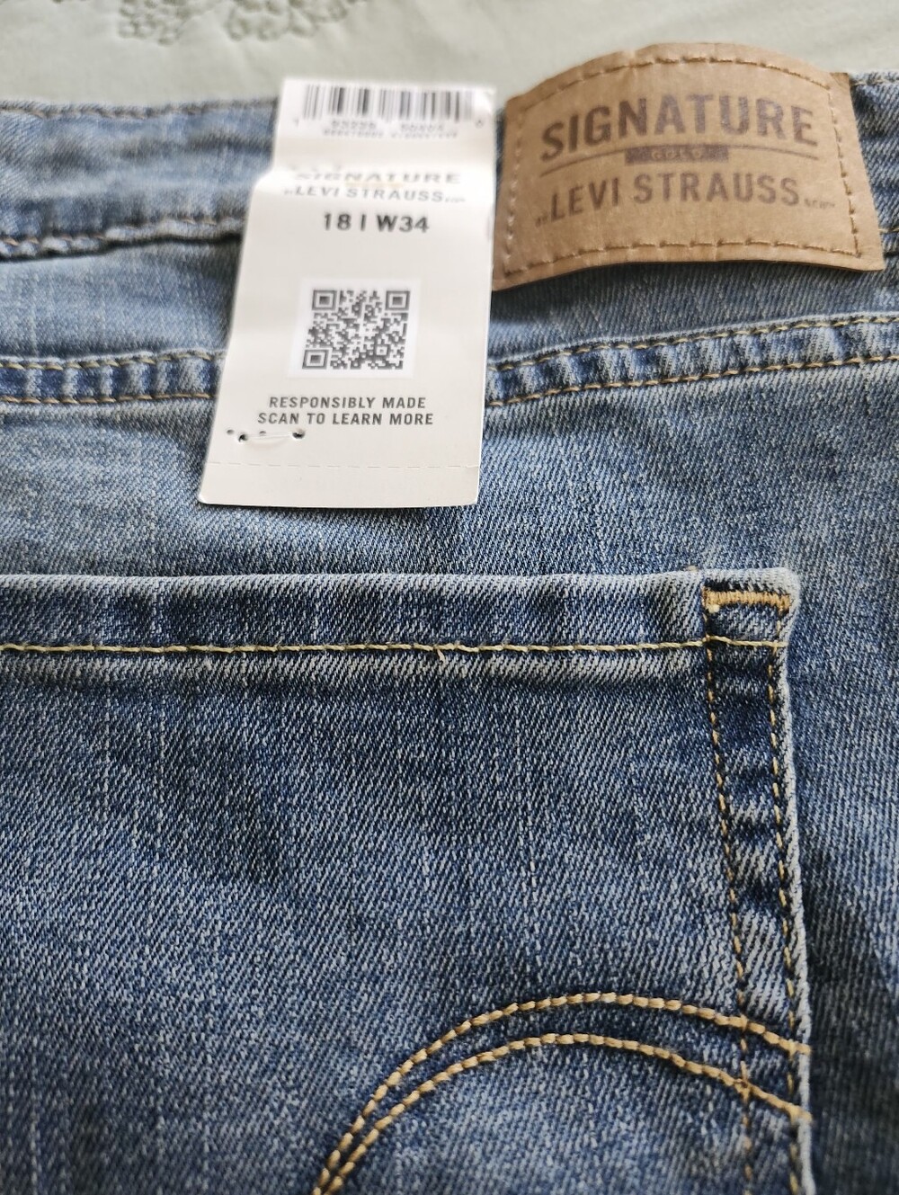 Signature Gold by Levi Strauss Light Blue Mid Ride Women's Shorts. - Picture 4 of 9